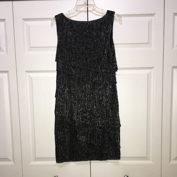 SILVER & BLACK DRESS YOU WILL LOVE-LIKE NEW-CUTE AND COMFORTABLE-MAKE AN OFFER. - Picture 5 of 5